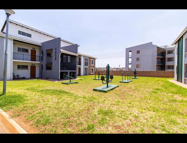 2 BEDROOM APARTMENT FOR SALE IN PROTEA GLEN